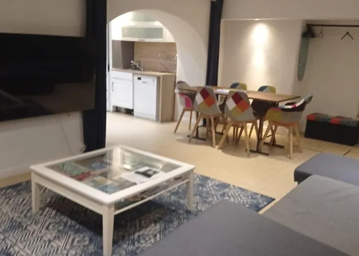 Charming And Modern Cave In The Heart Of The Port