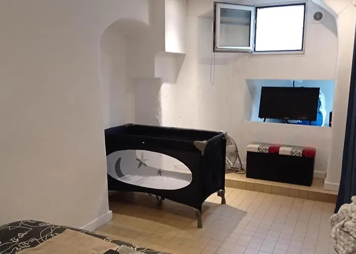 Charming And Modern Cave In The Heart Of The Port